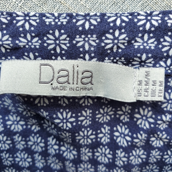 Dalia Blue and White Print Tunic Medium - Picture 10 of 14